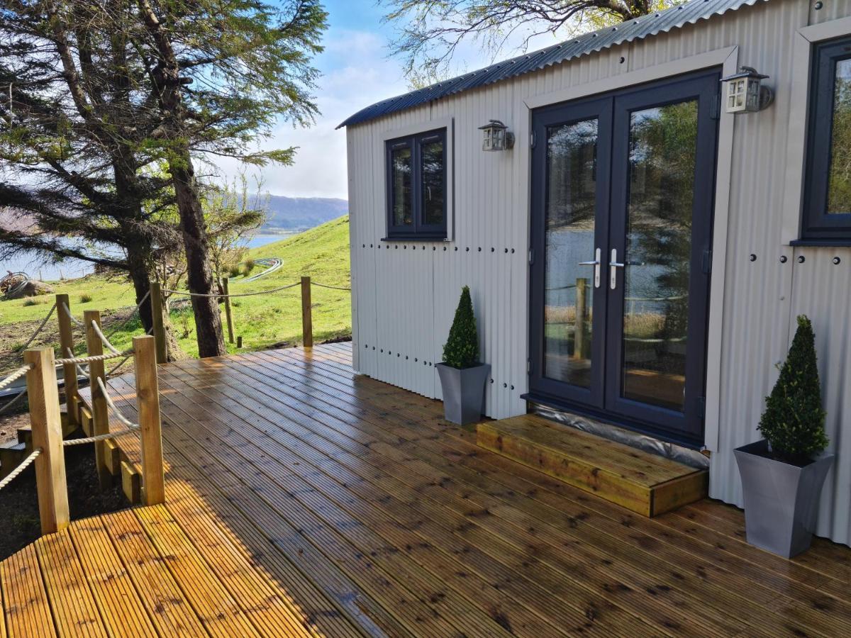 The Bay ,Luxury Shepherds Hut, Dundonnell Екстериор снимка