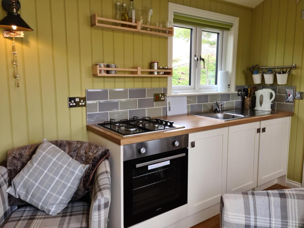 The Bay ,Luxury Shepherds Hut, Dundonnell Екстериор снимка