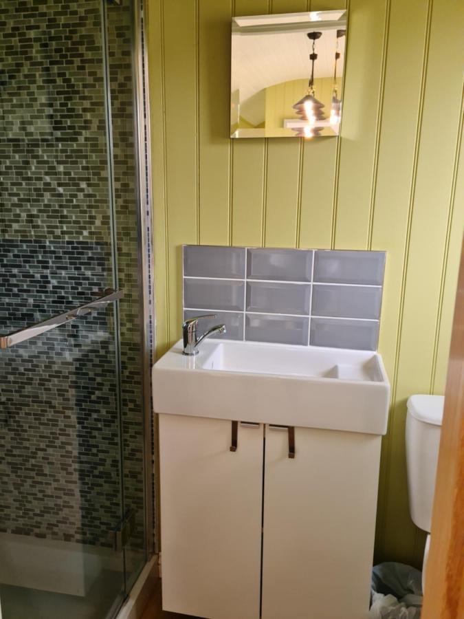The Bay ,Luxury Shepherds Hut, Dundonnell Екстериор снимка