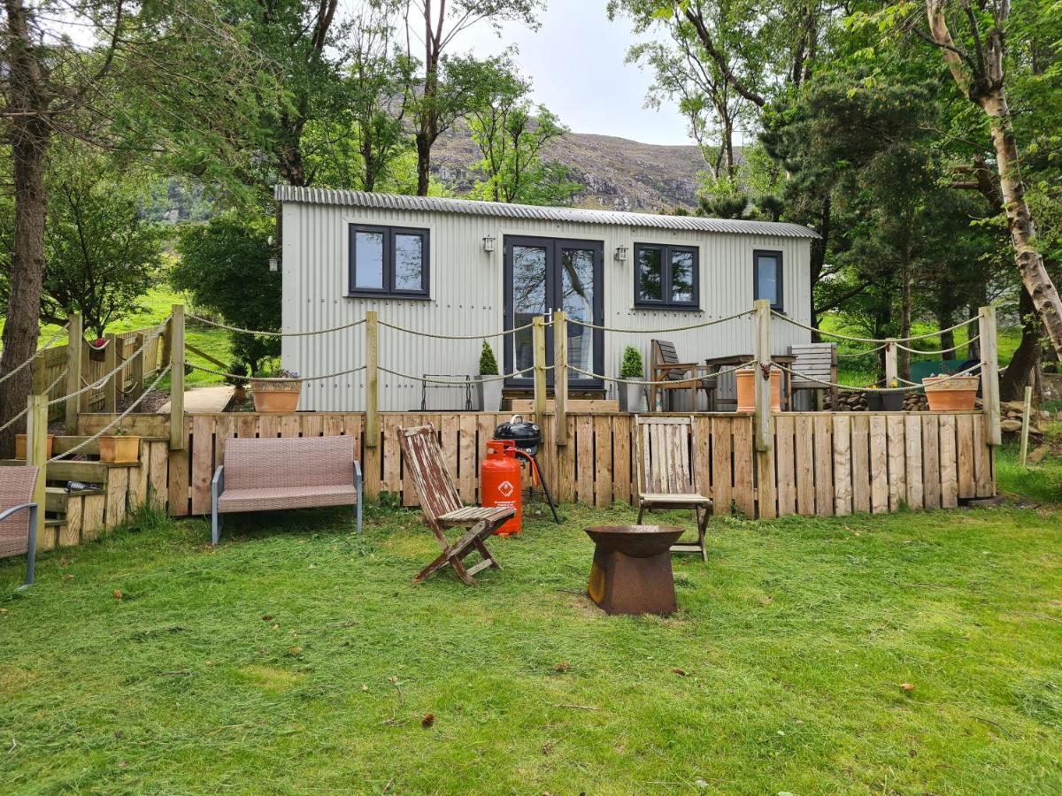 The Bay ,Luxury Shepherds Hut, Dundonnell Екстериор снимка